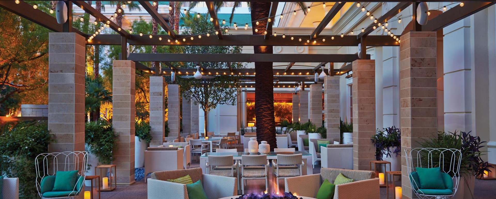 Al Fresco seating  - Four Seasons Las Vegas