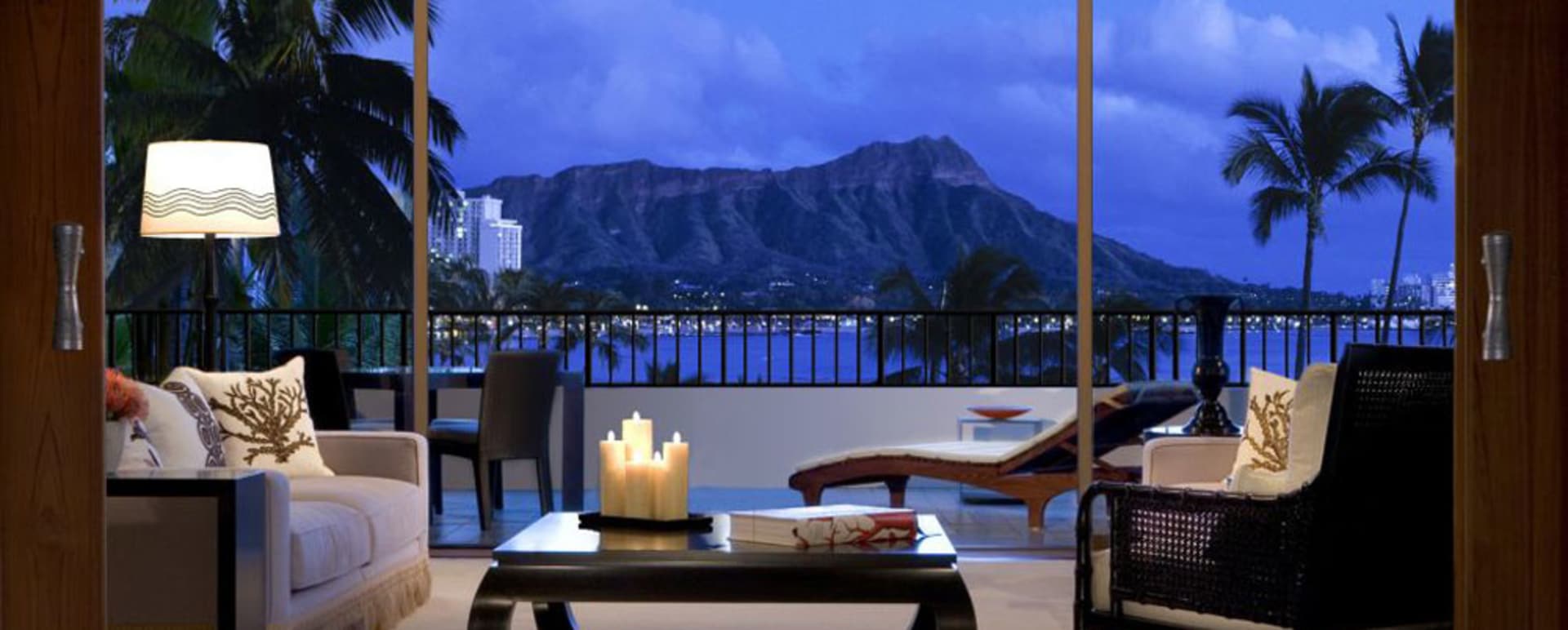 Suite sitting area - Halekulani