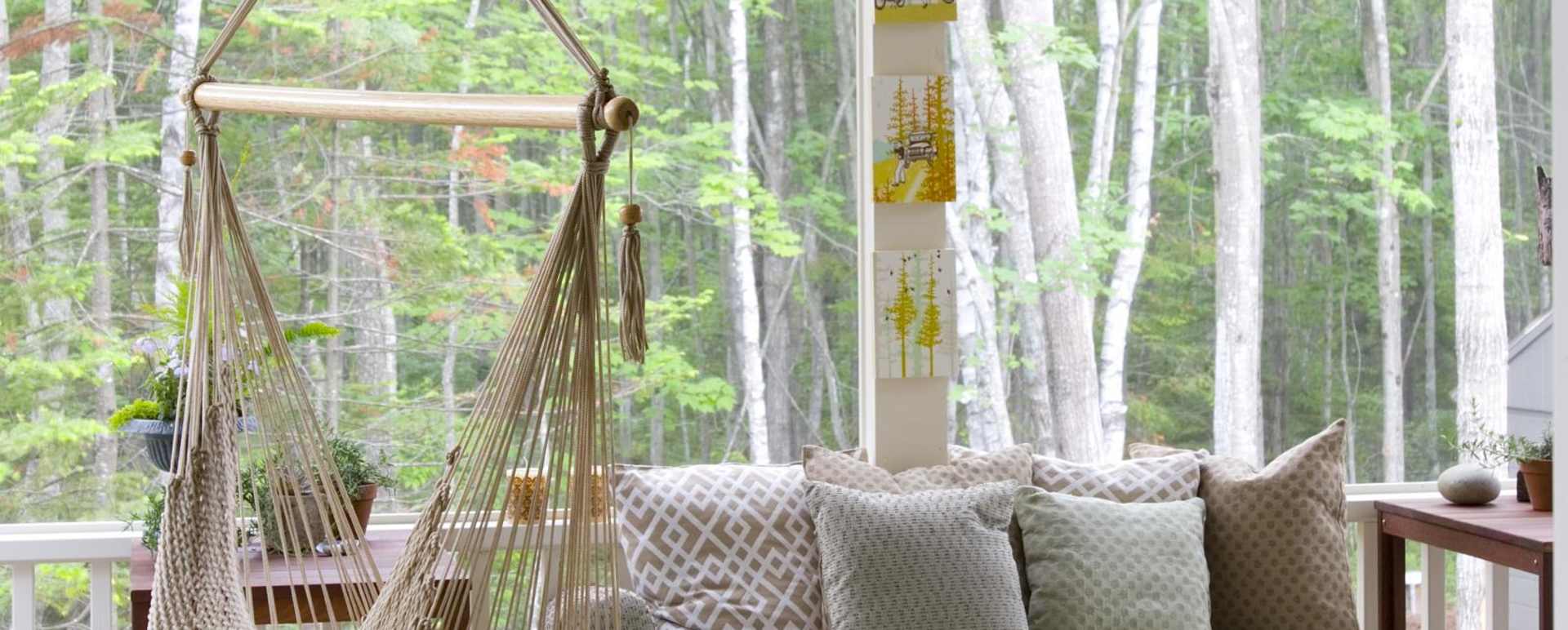 Porch - Hidden Pond