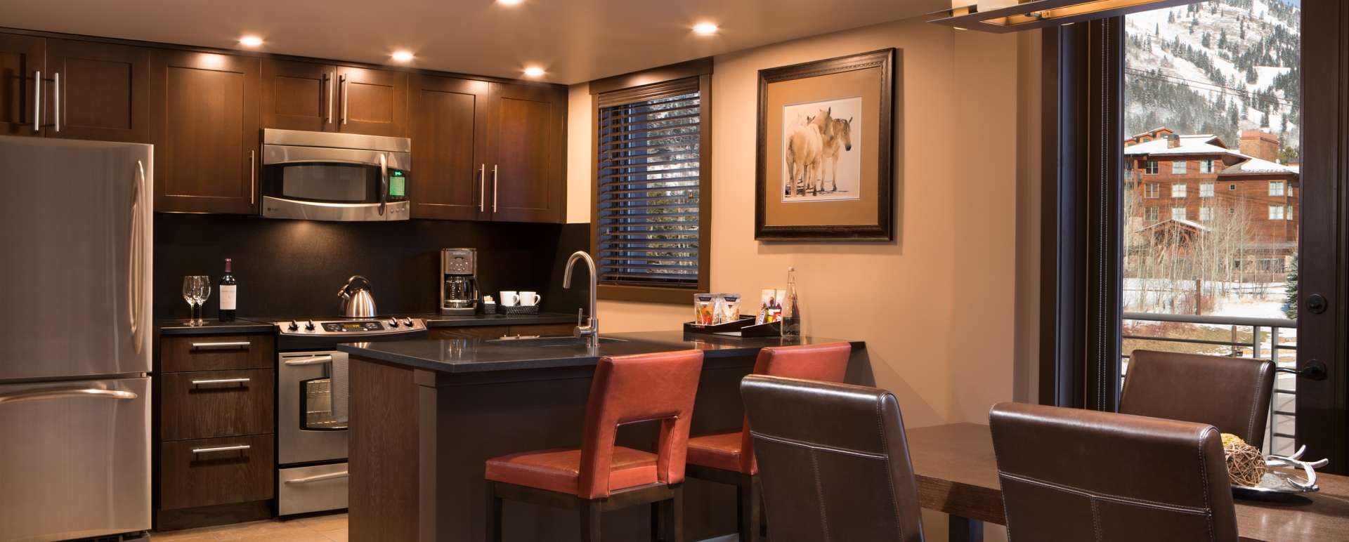 Suite Dining and Kitchen Area - Hotel Terra 