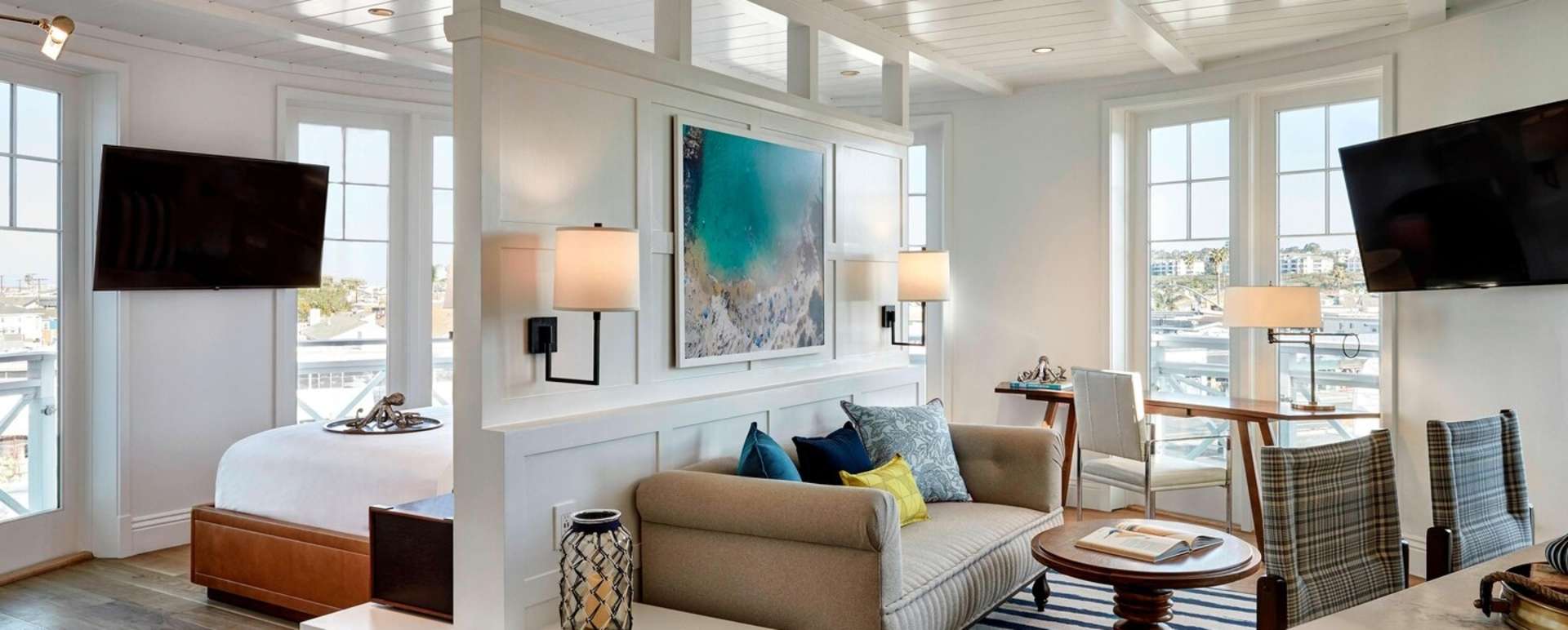 Executive Suite Living Room 