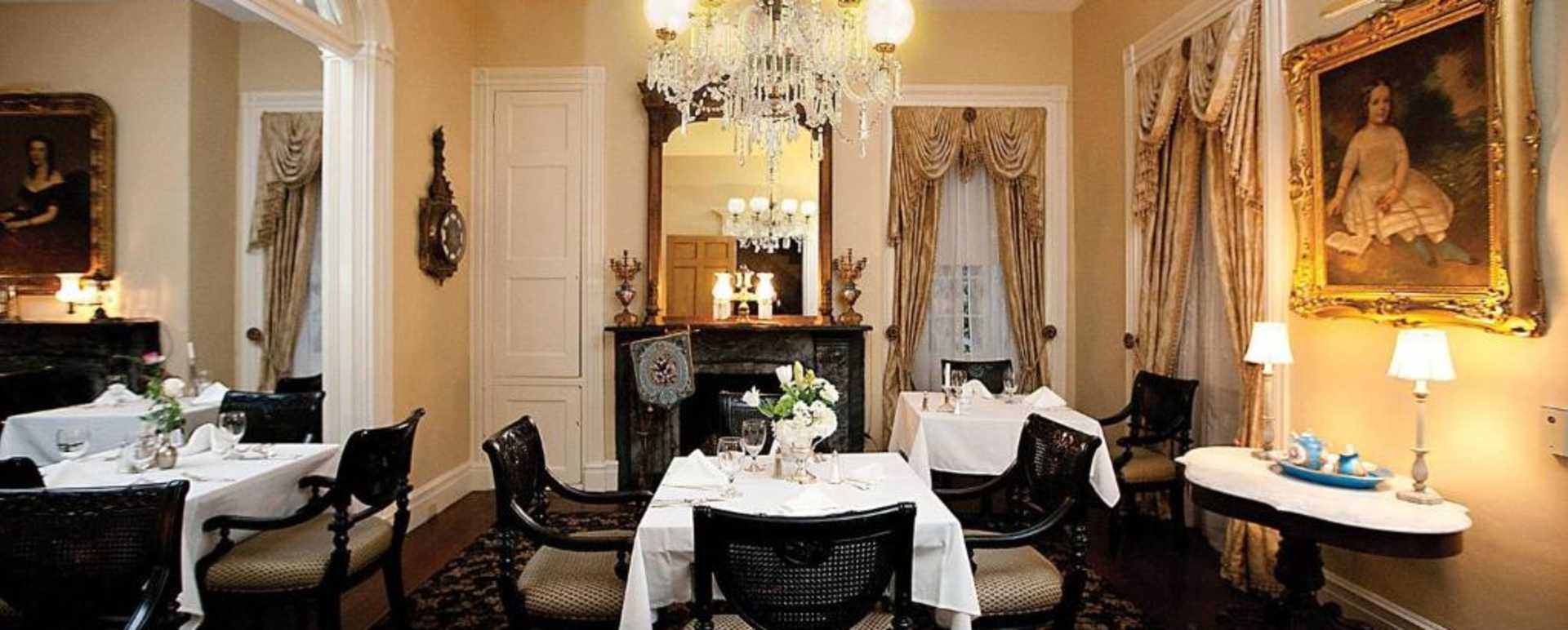 Breakfast Room 