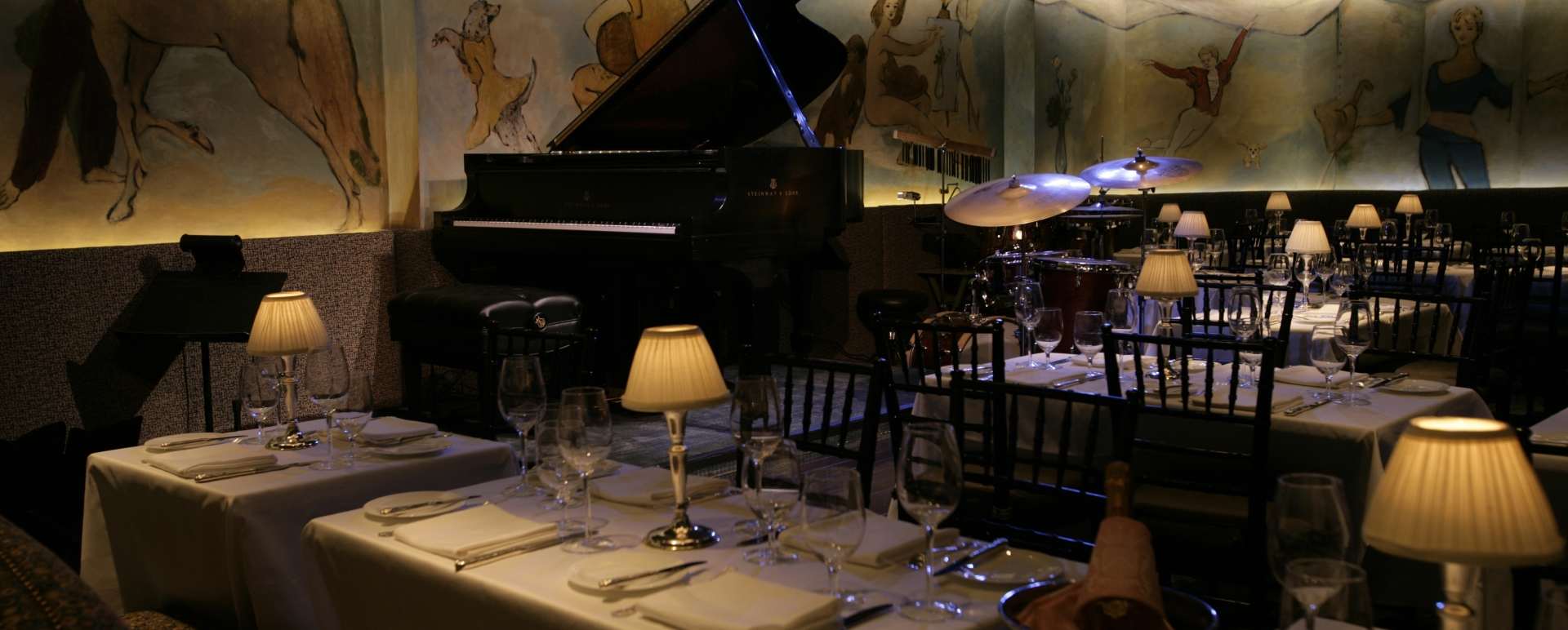Cafe Carlyle - The Carlyle, A Rosewood Hotel