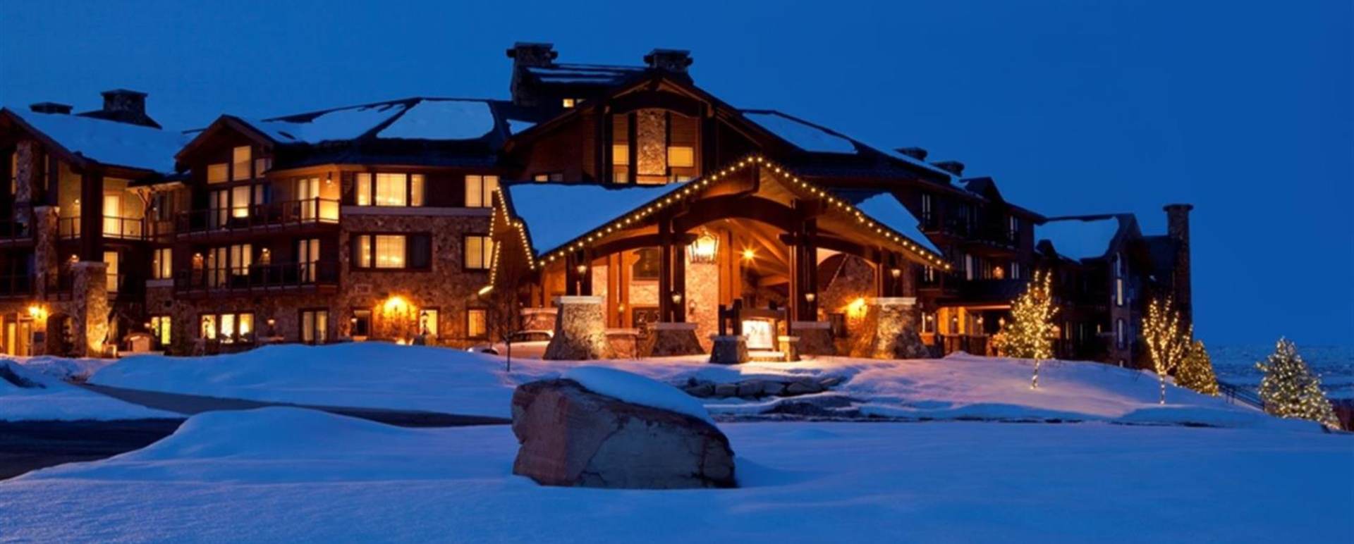 Exterior at dusk - Waldorf Astoria Canyons
