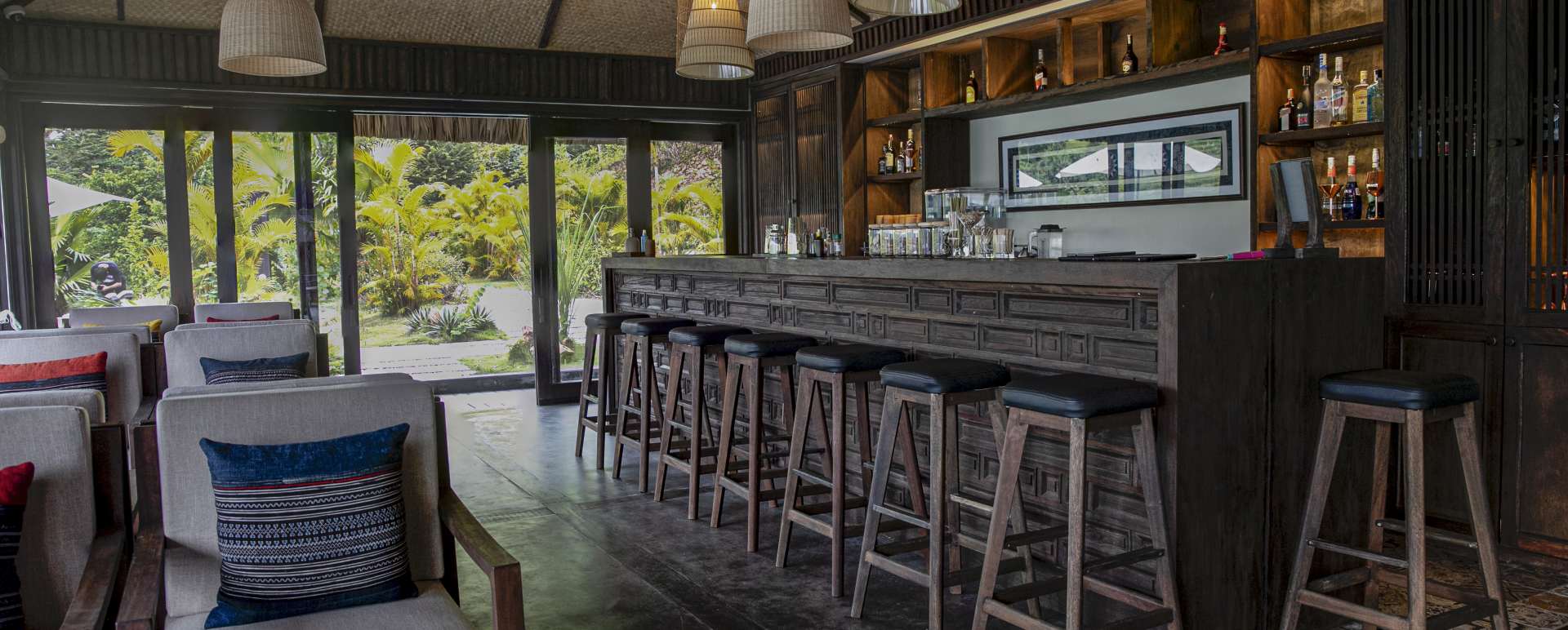 Bar area 