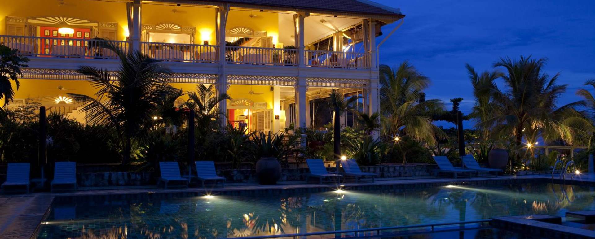 Swimming pool by night - La Veranda