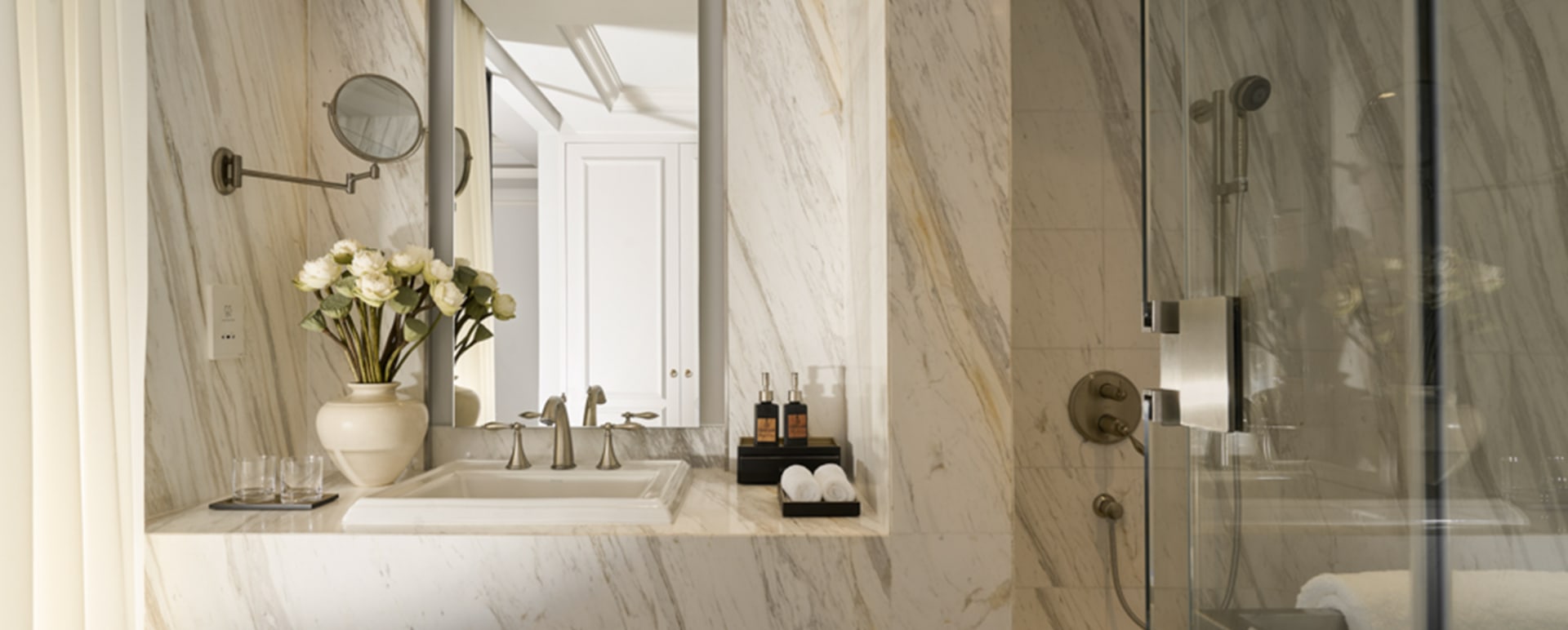 Deluxe Restroom 