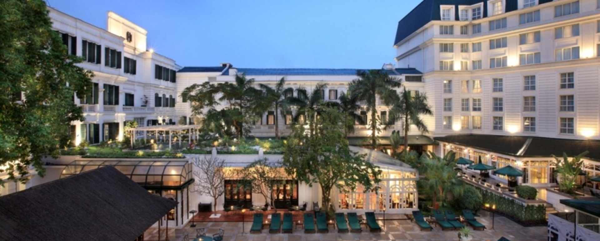 View of the pool and rooms - Sofitel Metropole