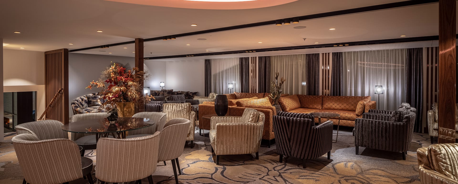 Main Lounge 