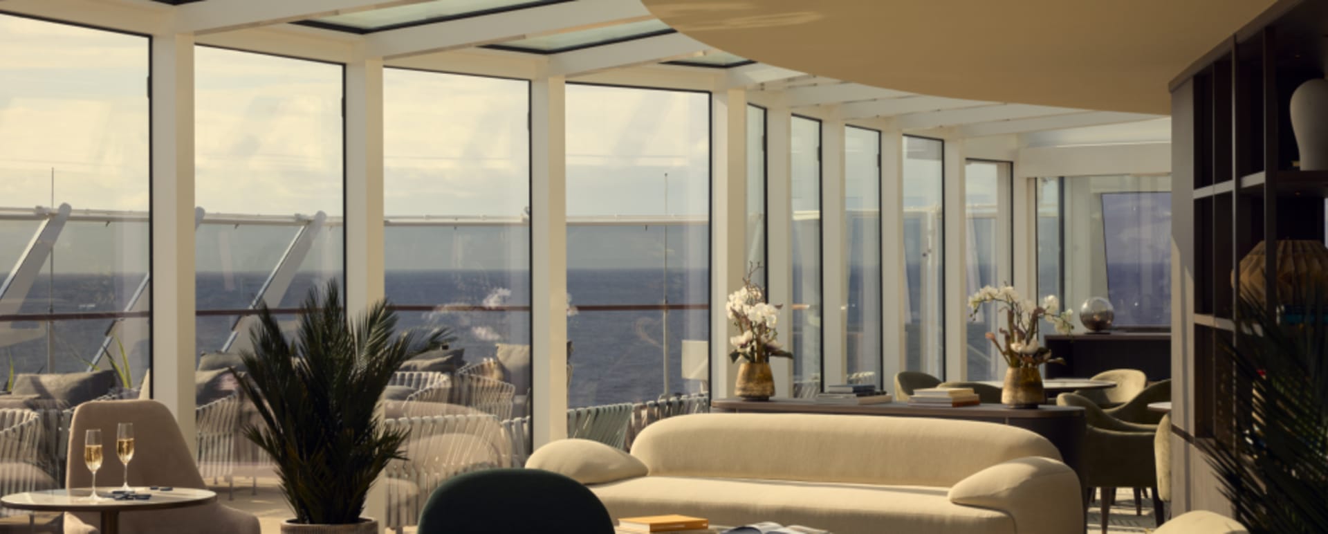 Explora Lounge 