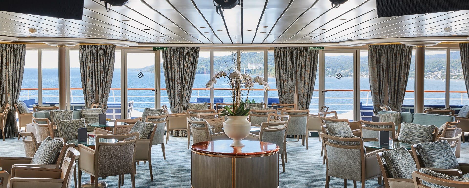 Panoramic Lounge 