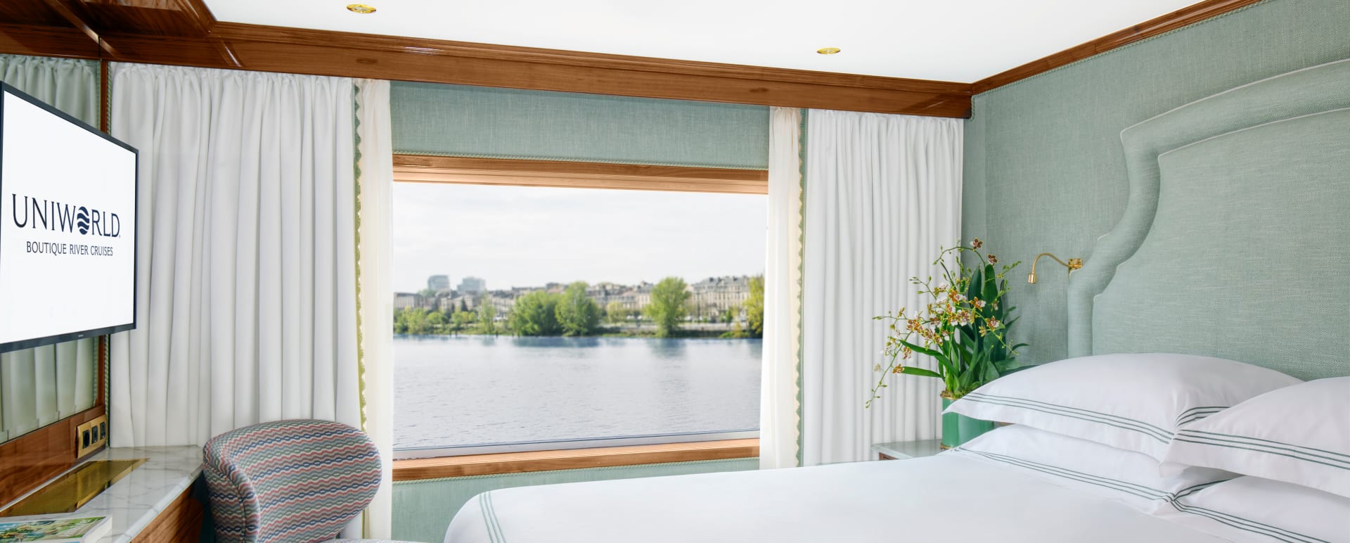Deluxe Stateroom 