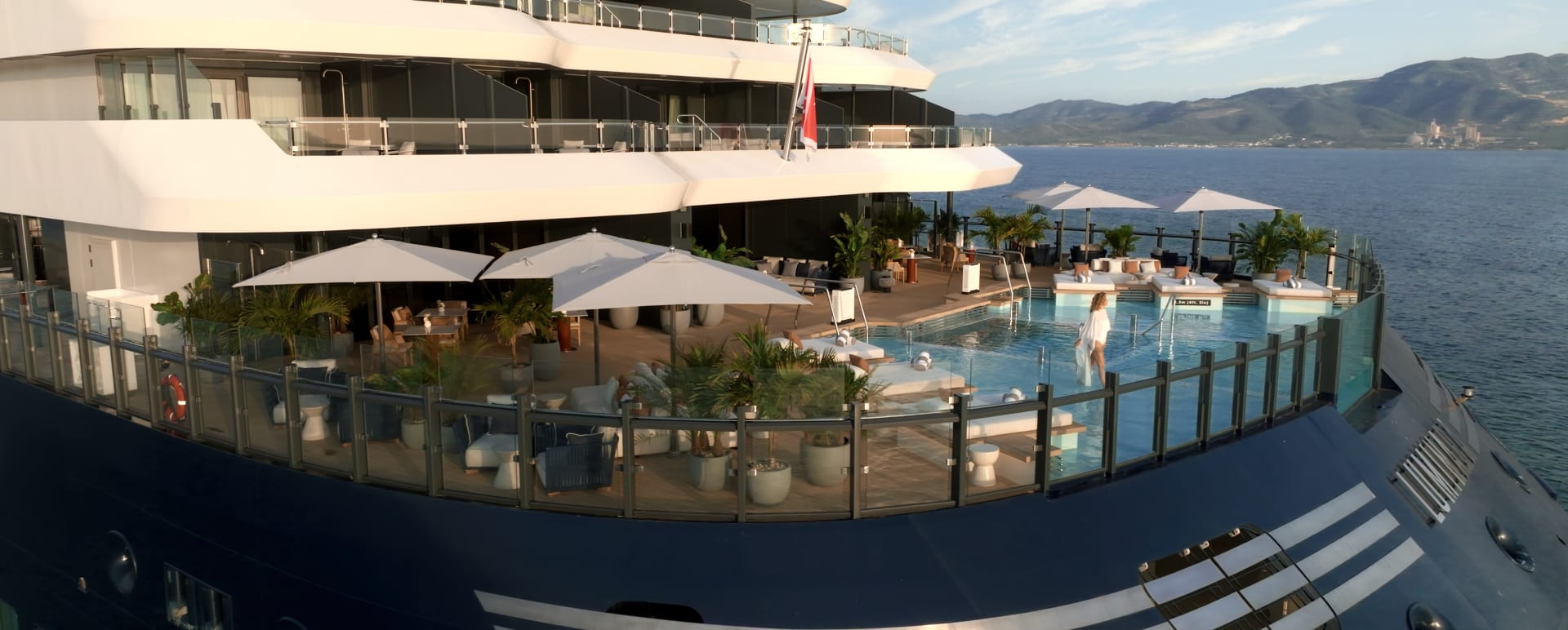 Luminara pool 