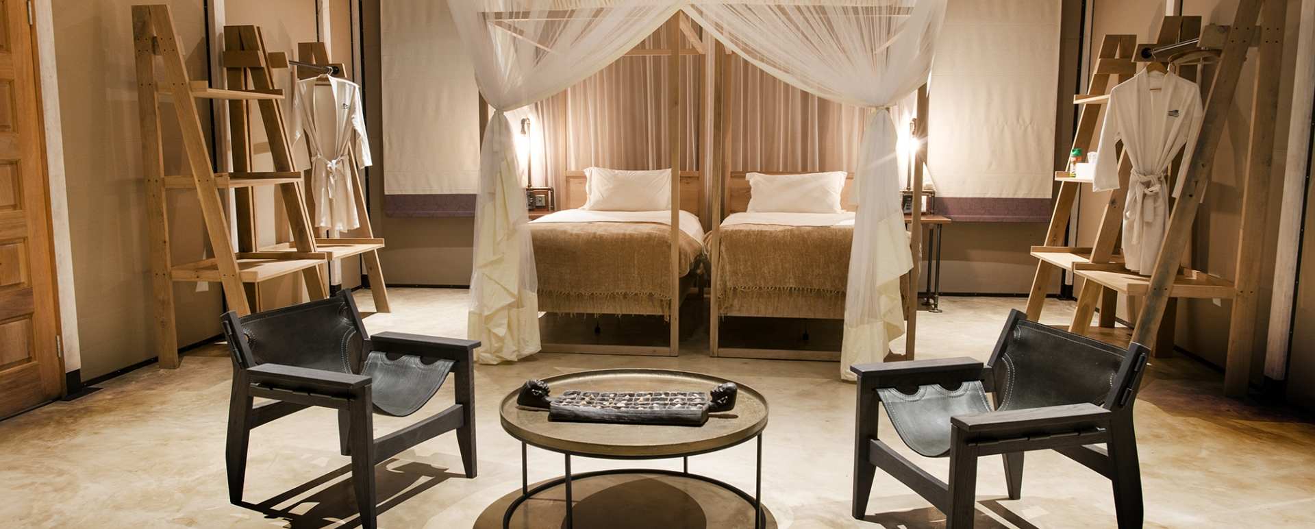Twin bedroom