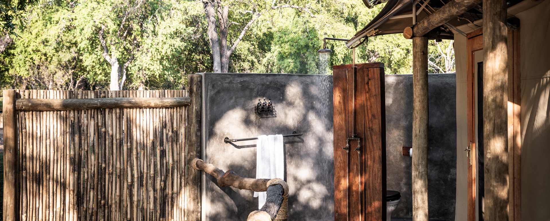 outdoor shower 