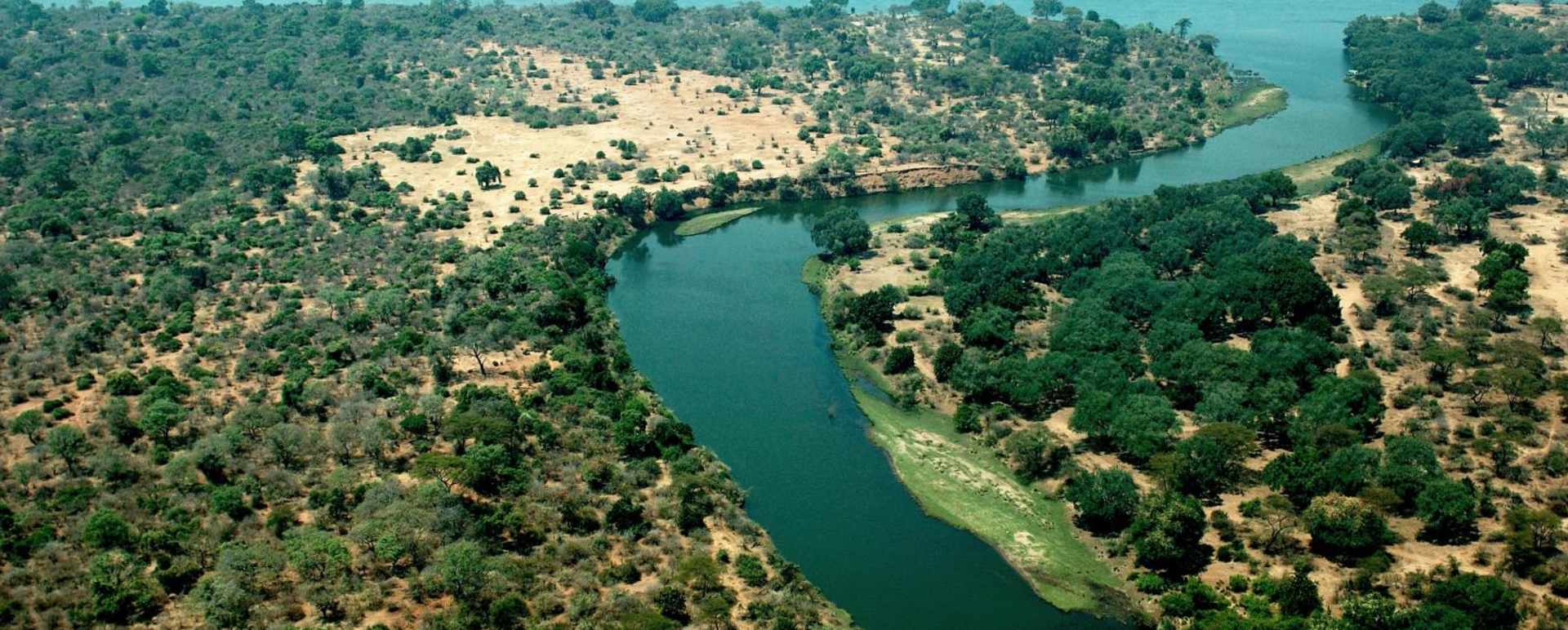 Chopper over the Zambezi - Ultimate Zambia and Malawi