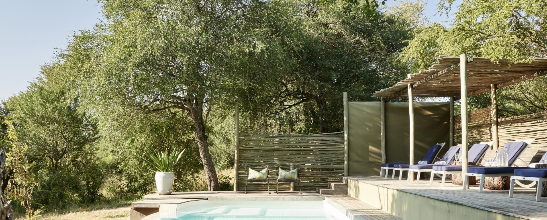 Pool area 