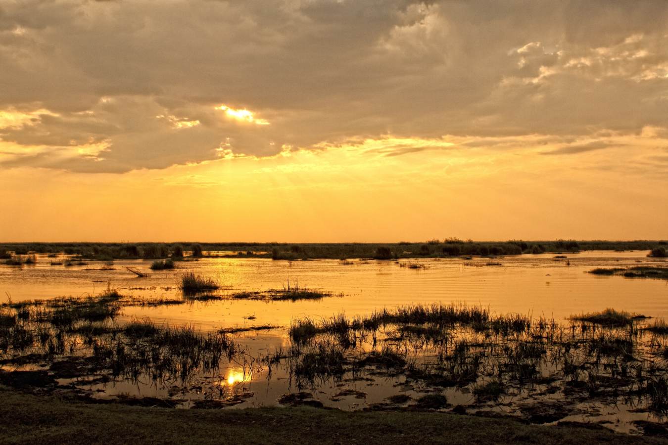 Sunset - Makgadikgadi and the Kalahari