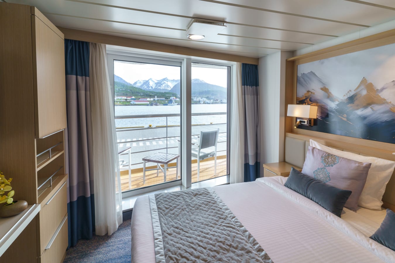 Deluxe Veranda Stateroom Balcony shot 