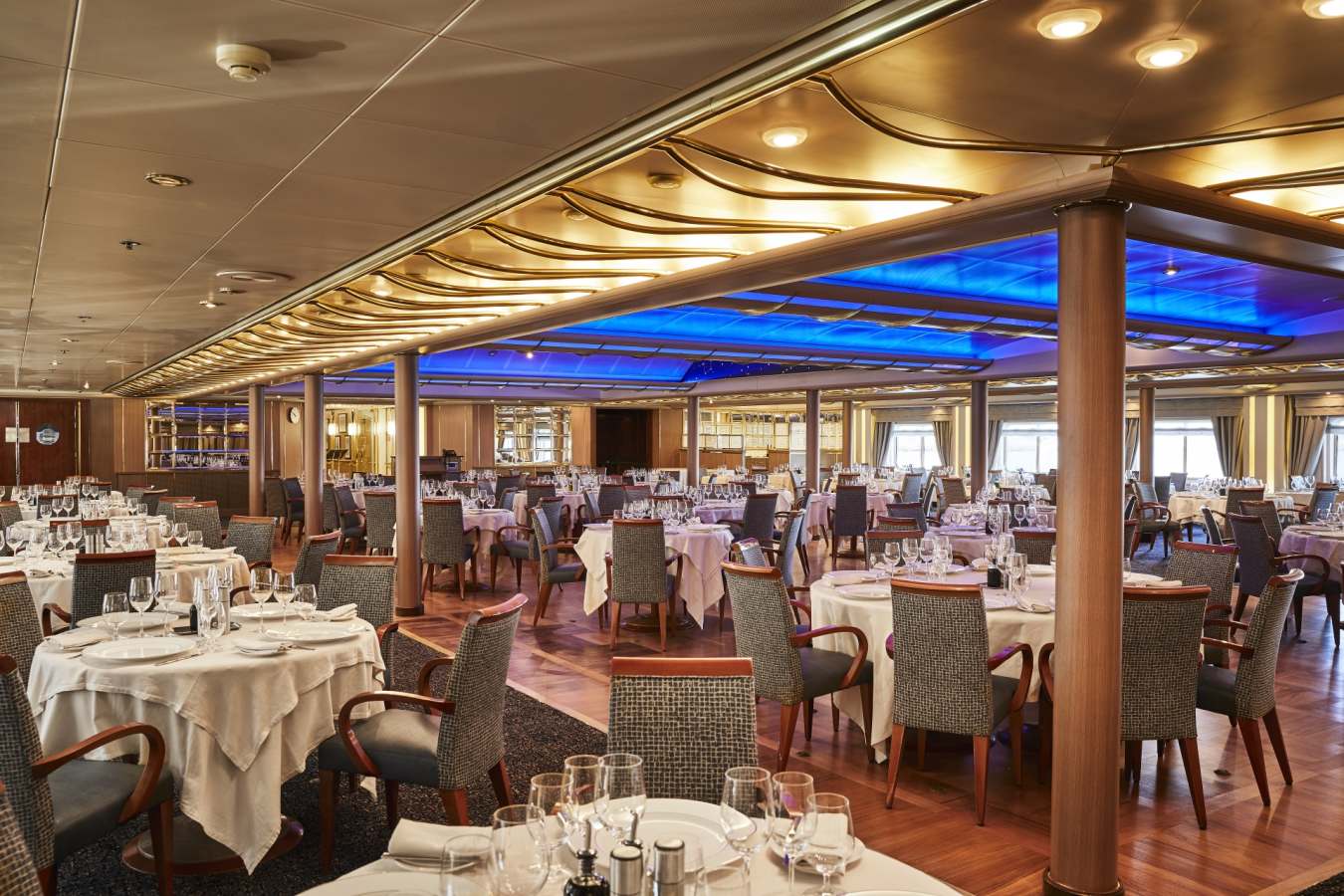 Onboard dining - Silver Cloud