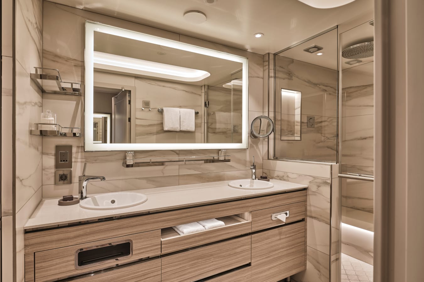 Silver Suite Bathroom