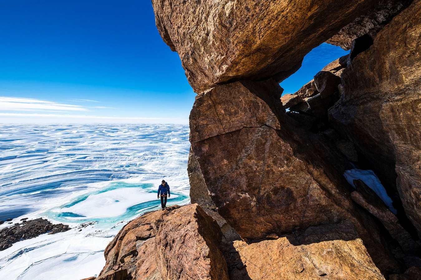 High above the ice waves - White Desert