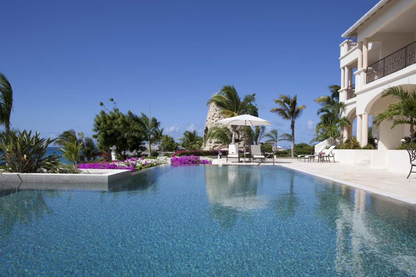 Cove Suites Pool - Blue Waters 