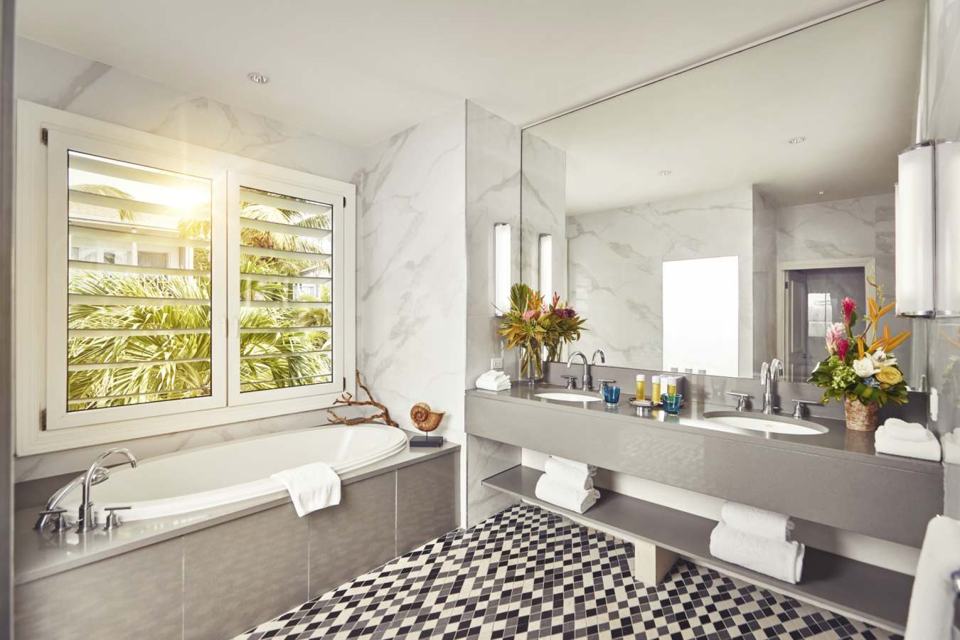 CB Ocean Suite Bathroom