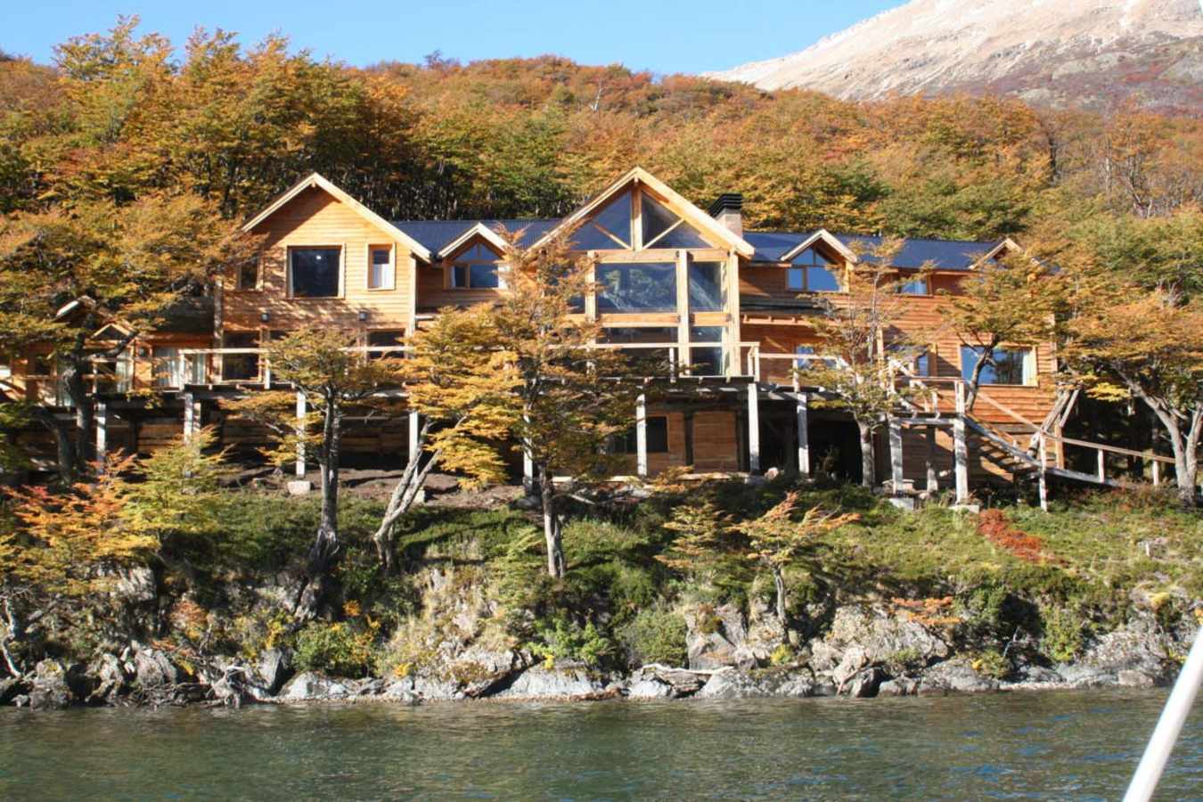 Lodge Exterior - Aguas Arriba Lodge