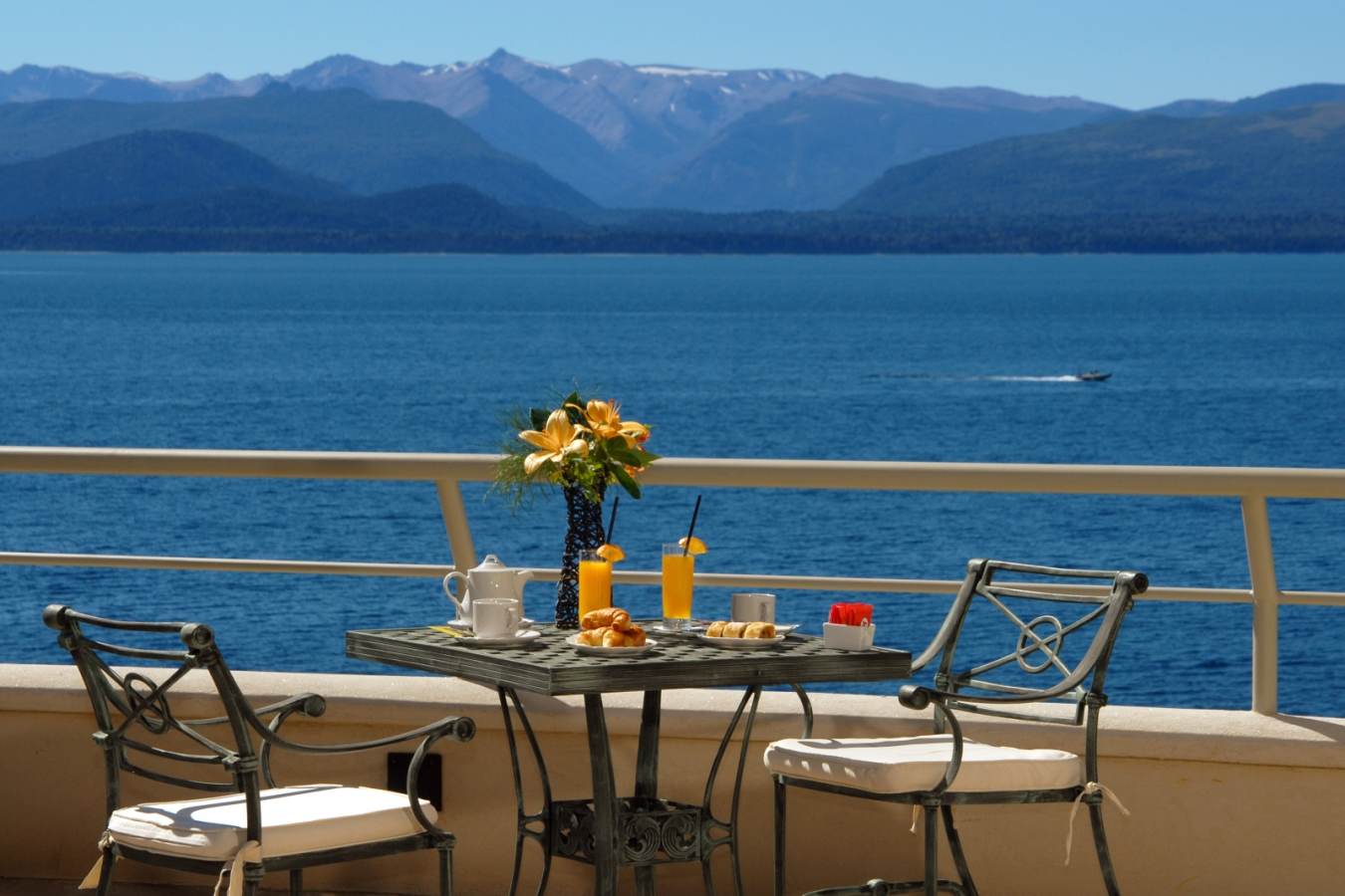 View of lake - Cacique Inacayal 