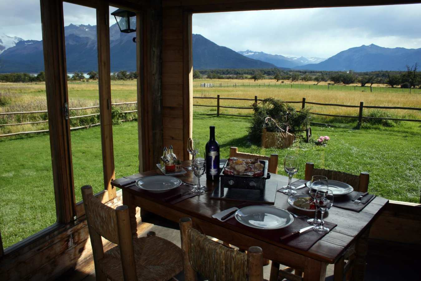 Meal with a view - Estancia Nibepo Aike