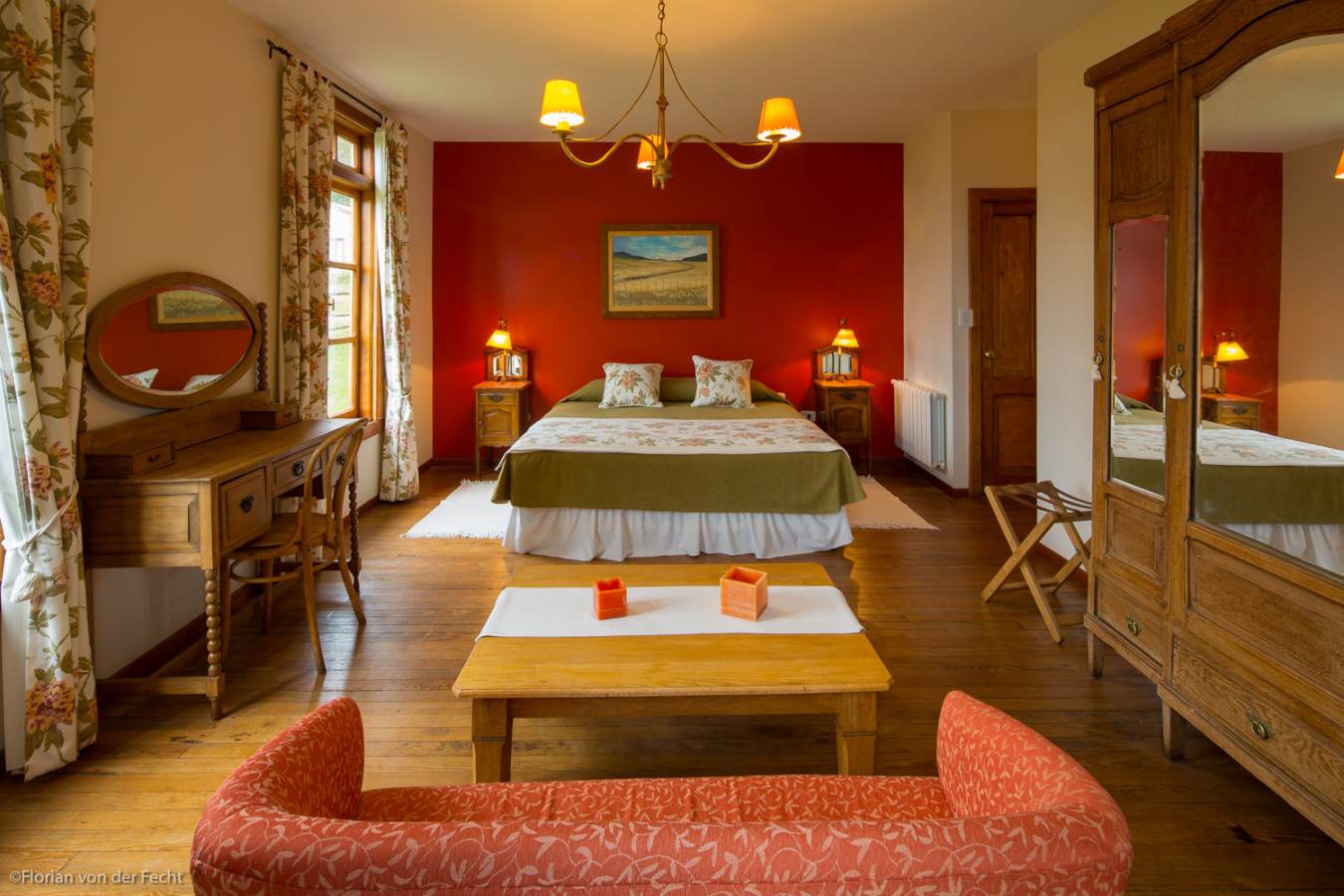 Guest room in the classic style - Estancia Nibepo Aike