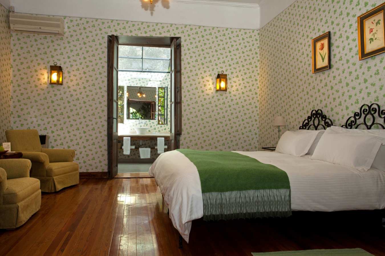 Old House guestroom - Finca Adalgisa