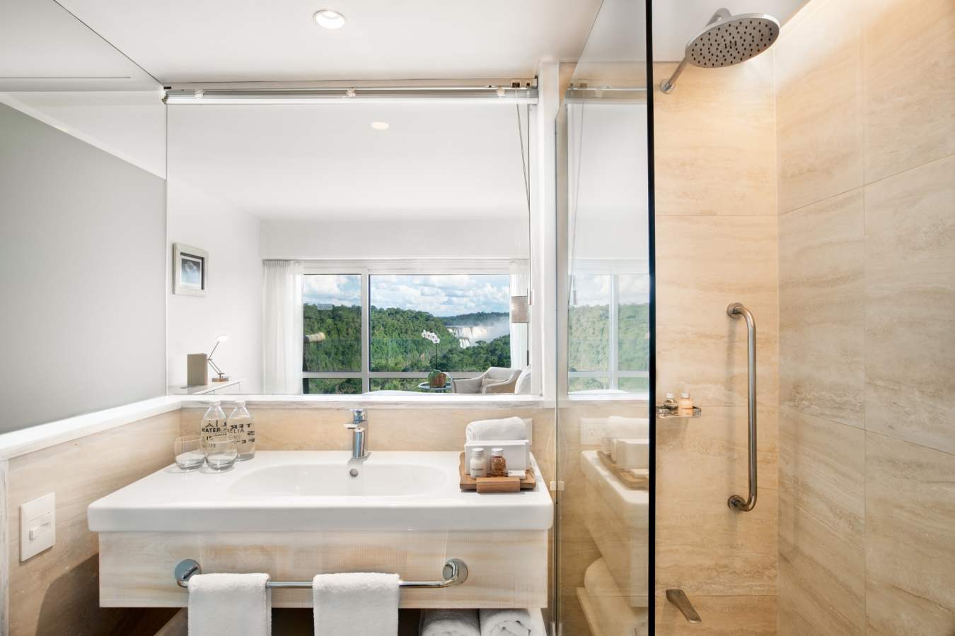 Deluxe Falls View bathroom - Gran Melia Iguazu