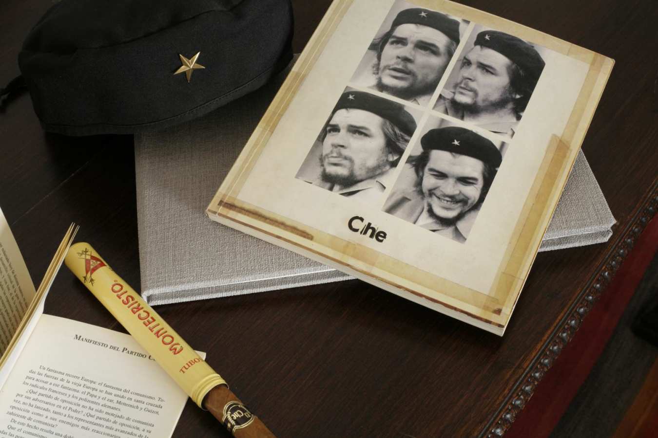 El Idealista Room Artifacts - Legado Mitico