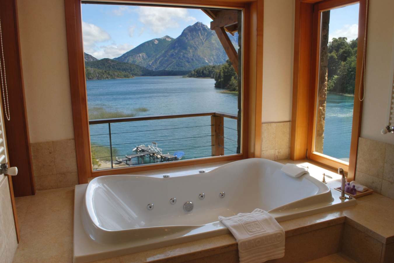 Bathroom view - Llao Llao Hotel and Resort
