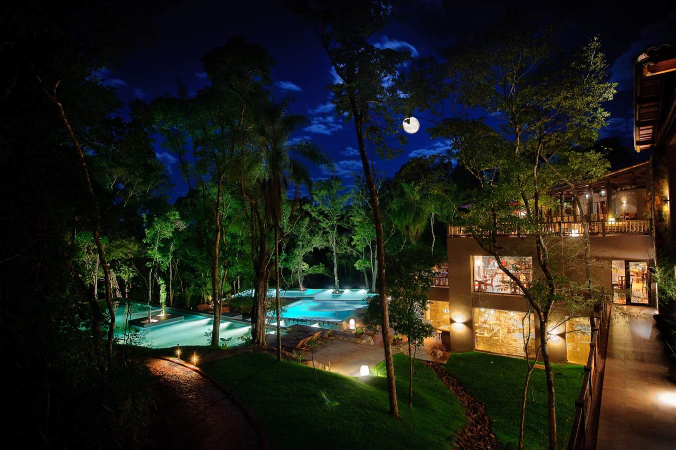 Hotel at night - Loi Suites Iguazu