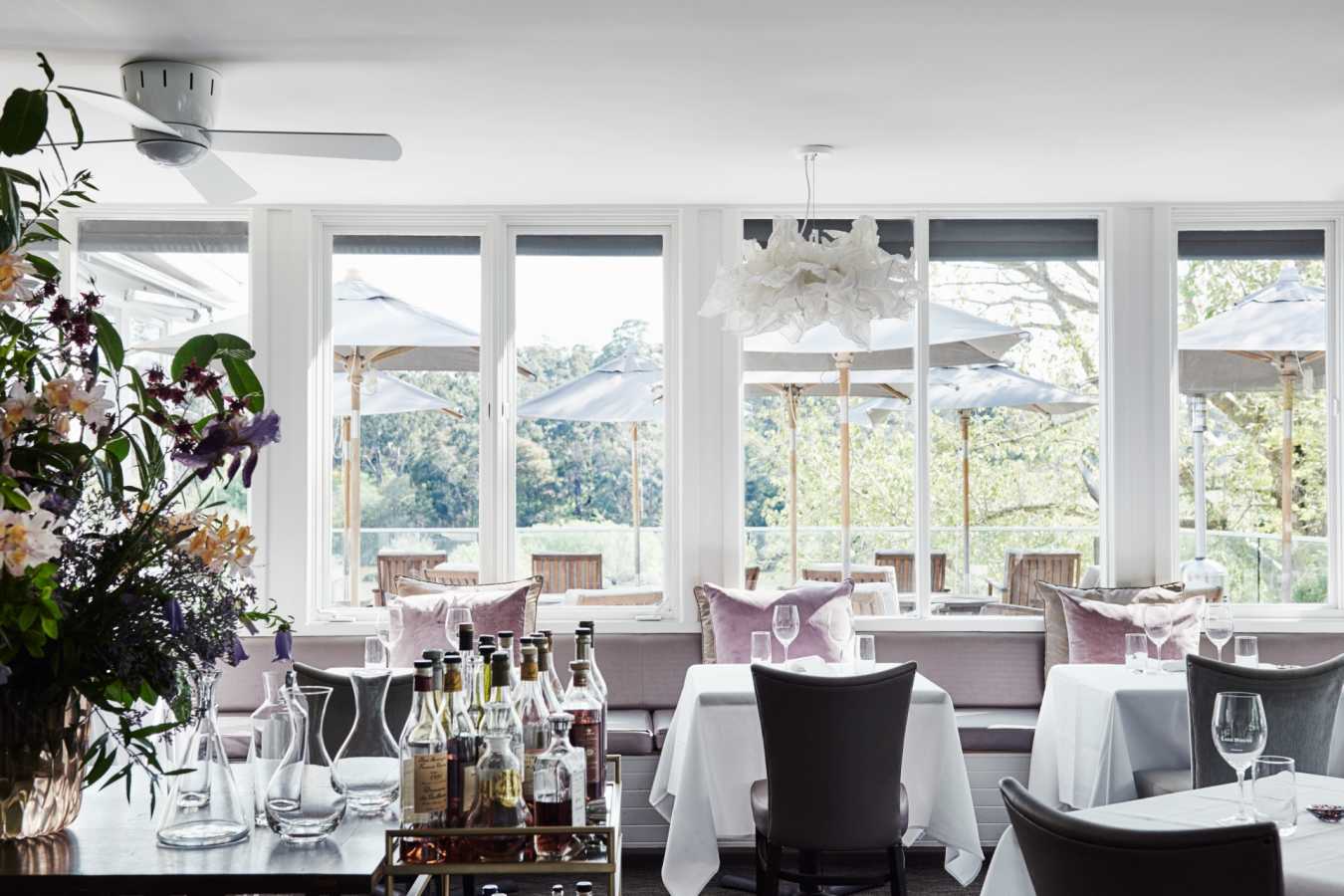 The Restaurant - Lake House 
