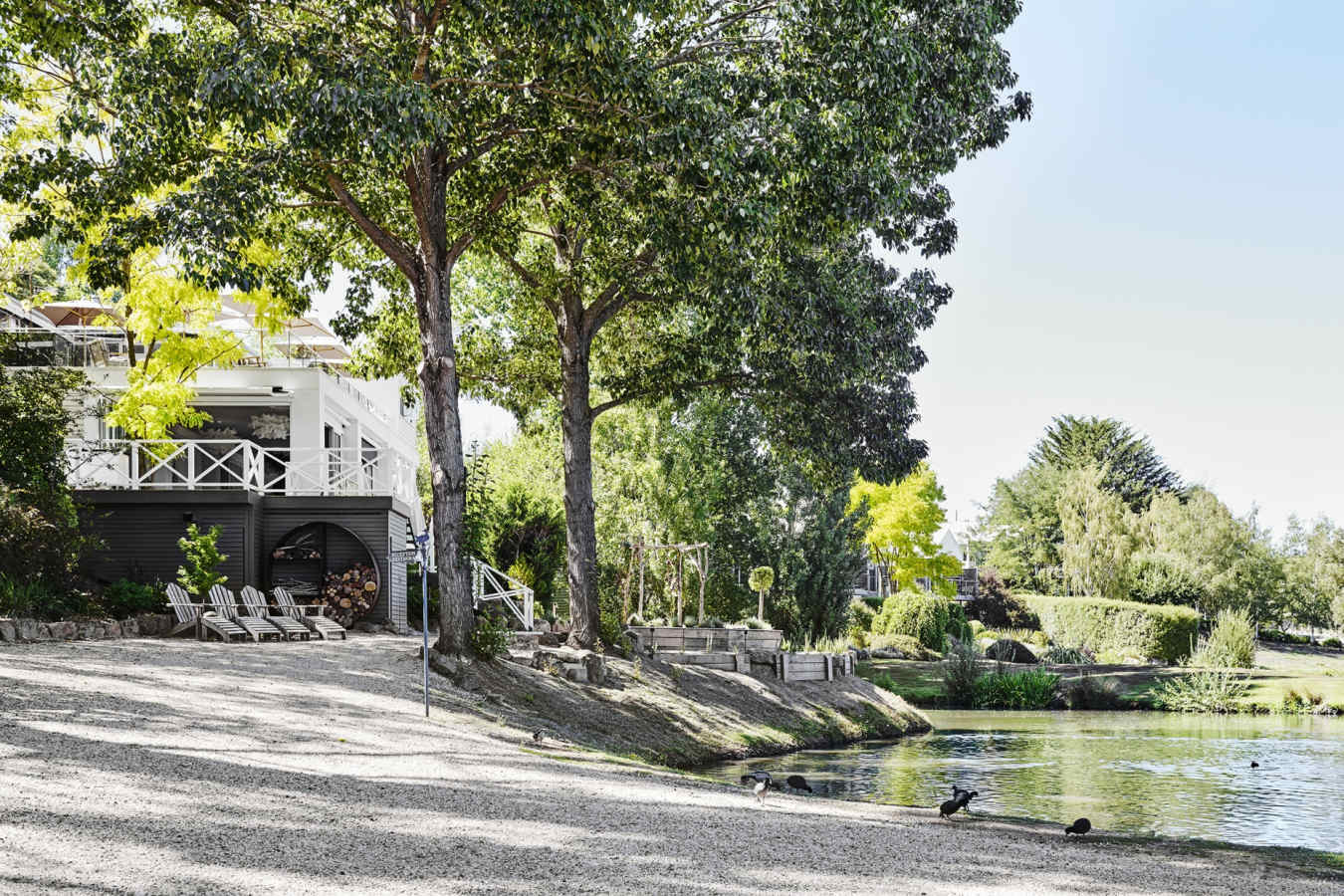 Foreshore - Lake House 
