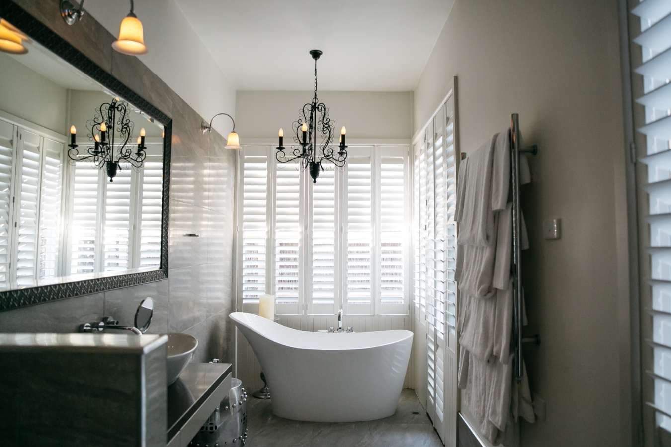 The Atrium Villa Bathroom - Lake House 