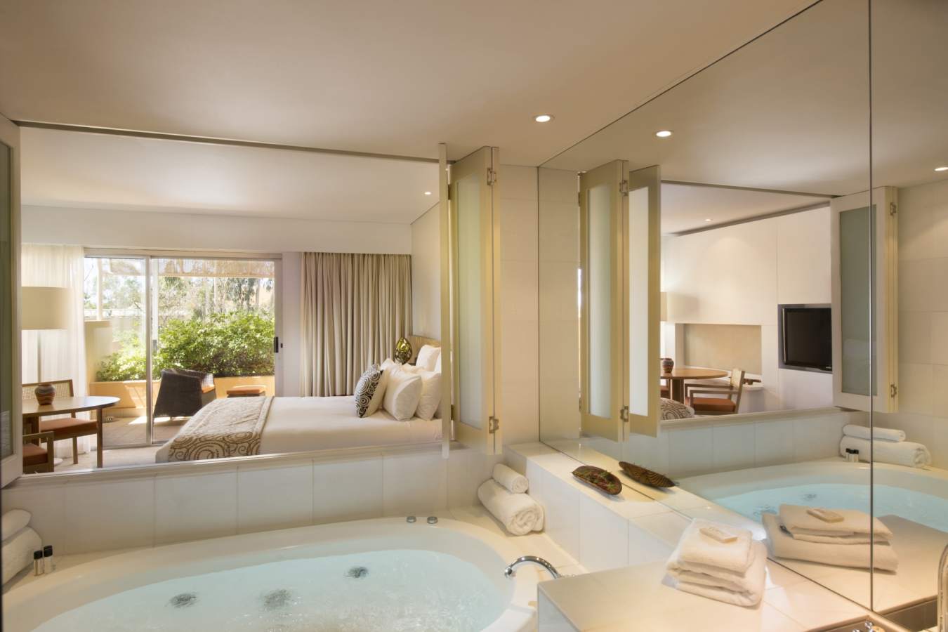 Deluxe Bathroom - Sails in the Desert