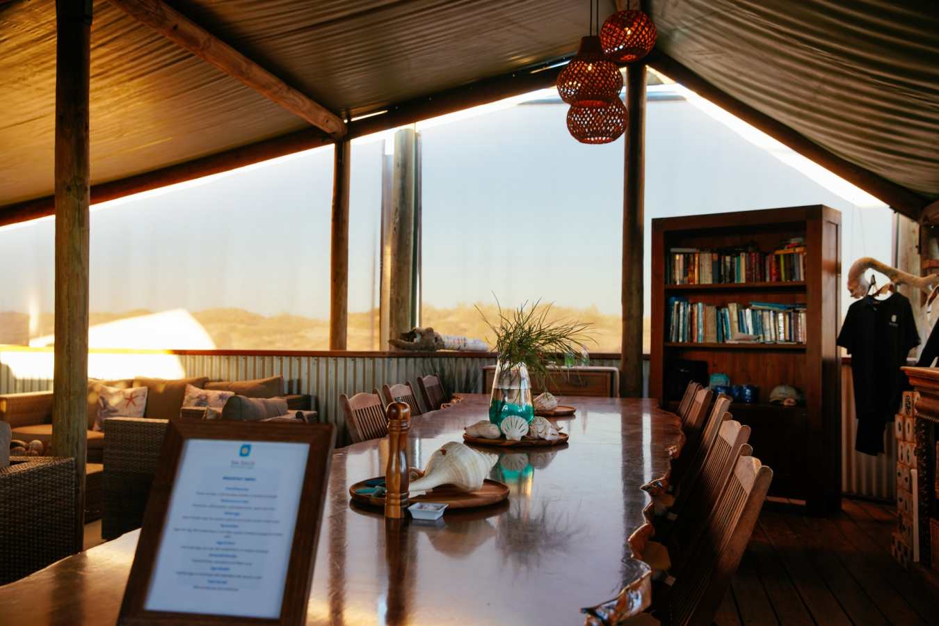 Breakfast Table - Sal Salis