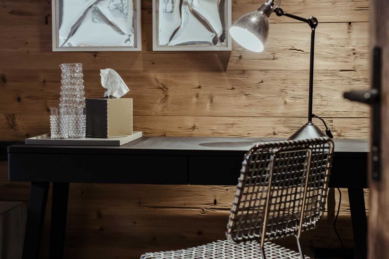 Desk - House Hannes Schneider