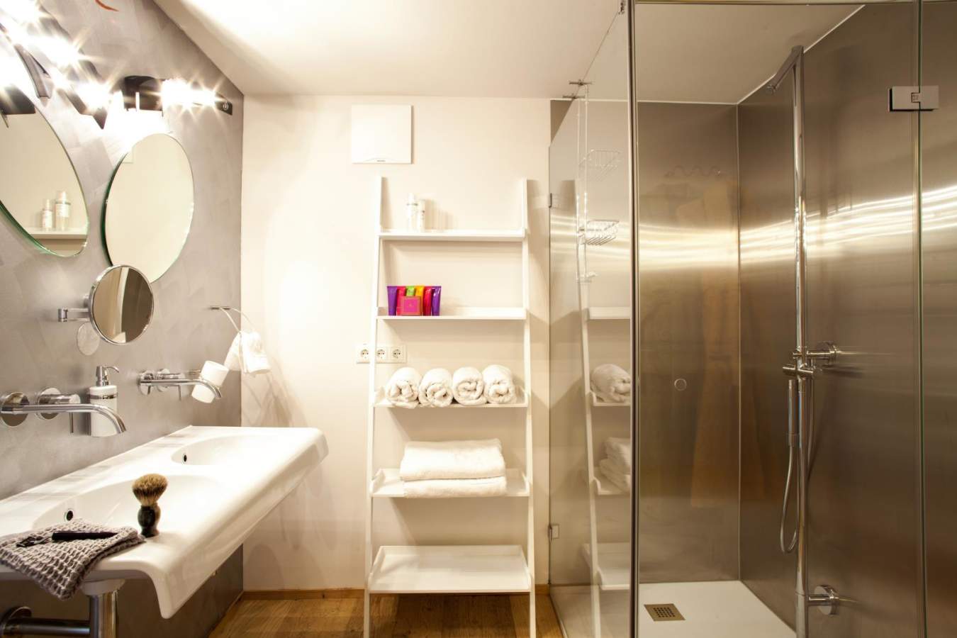 Bathroom - Tyrol Hotel