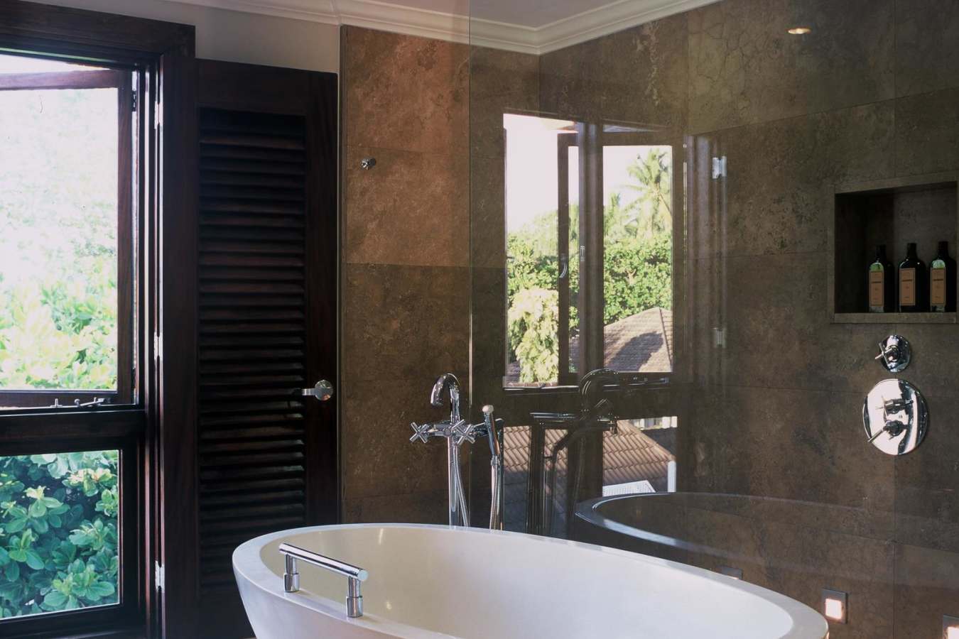 Bathroom Suite - The Sandpiper