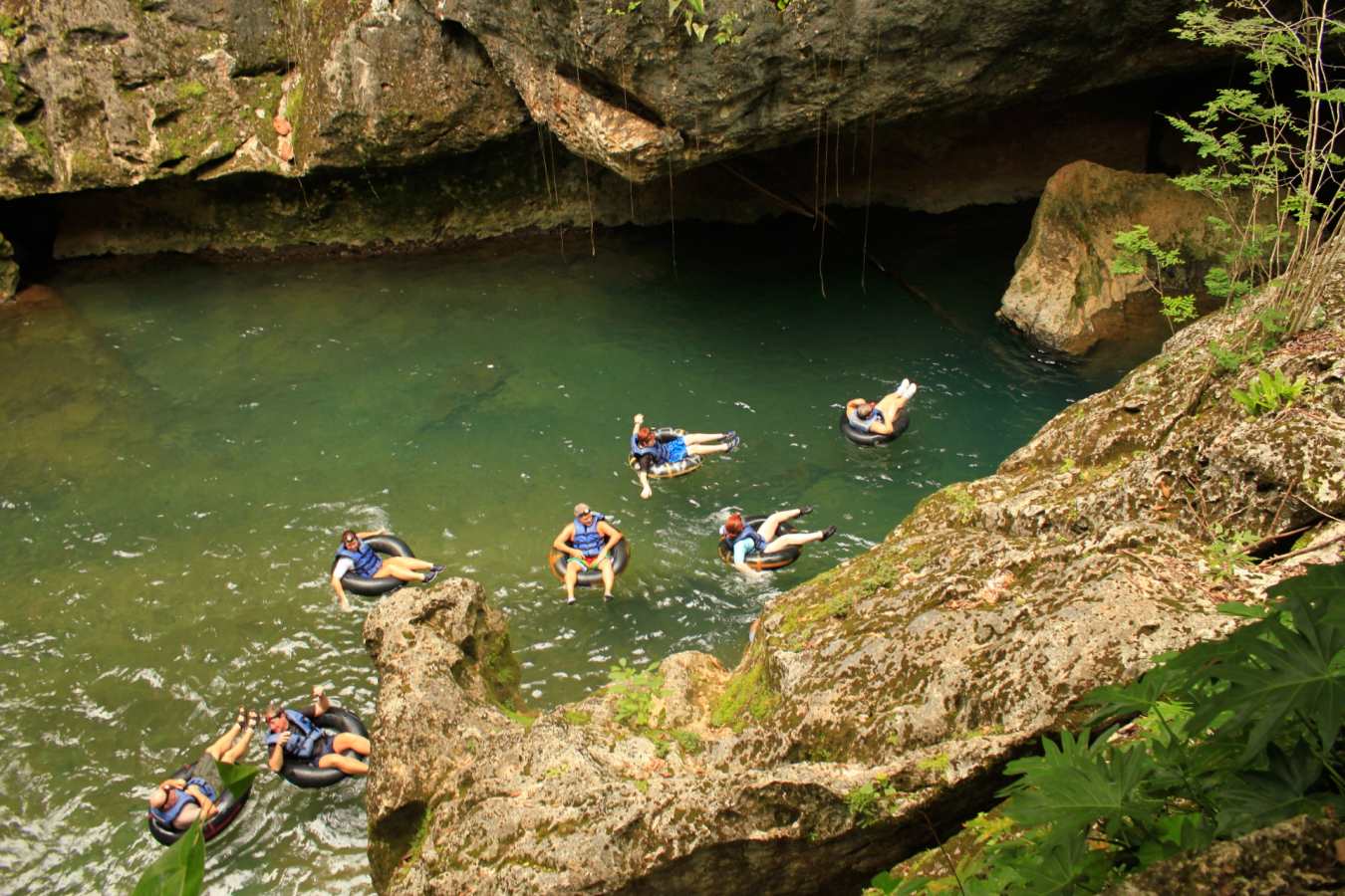 Cave tubing - Blancaneaux Lodge