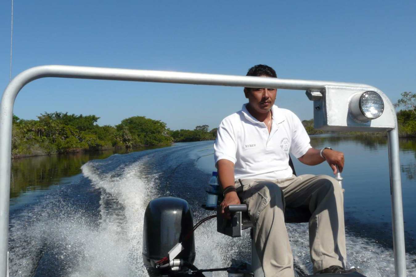 Getting to Lamanai by jetboat - Lamanai Outpost Lodge