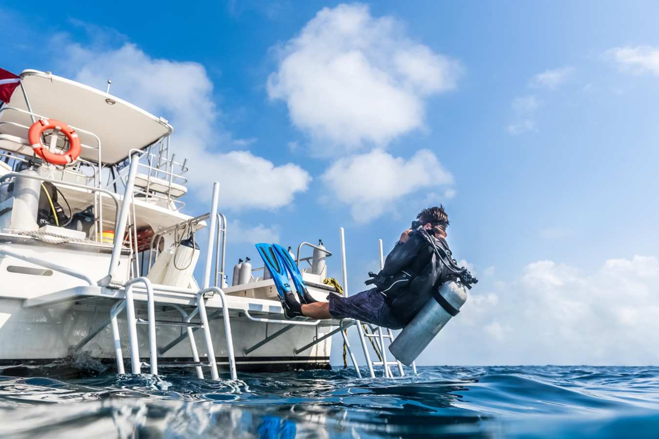 Diving at Turneffe - Dive into Belize