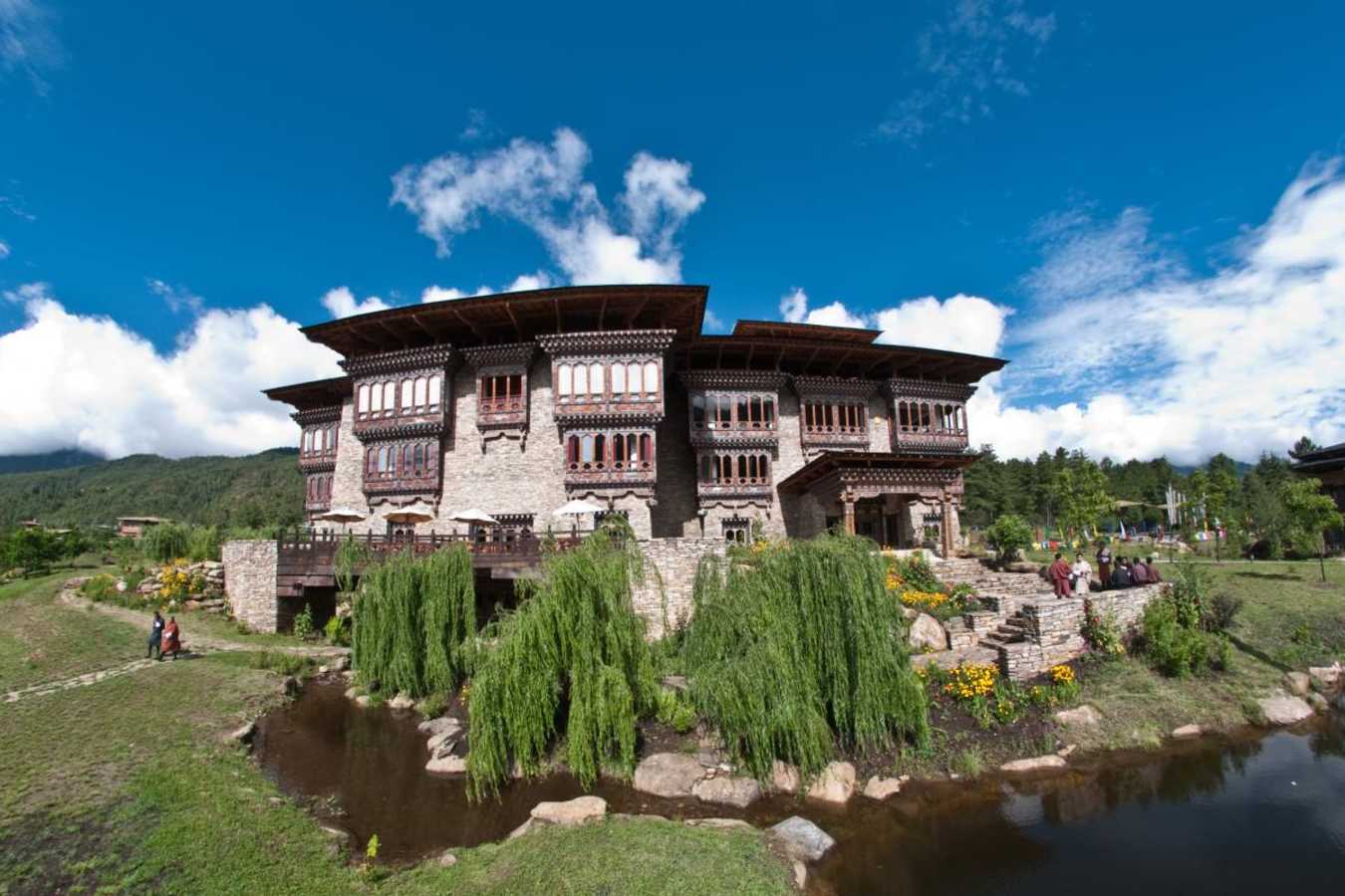 Main Building - Zhiwa Ling