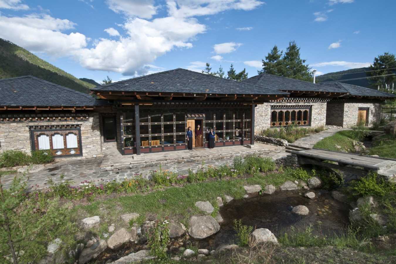 Spa - Zhiwa Ling